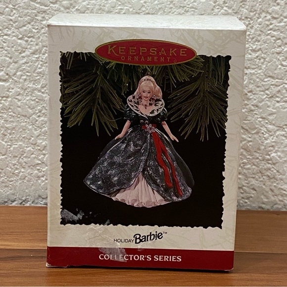 Vintage 1995 Hallmark Keepsake Holiday Barbie Christmas Tree Ornament - Picture 3 of 12
